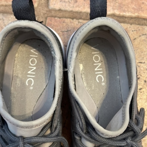 VIONIC sneaker - Picture 2 of 5